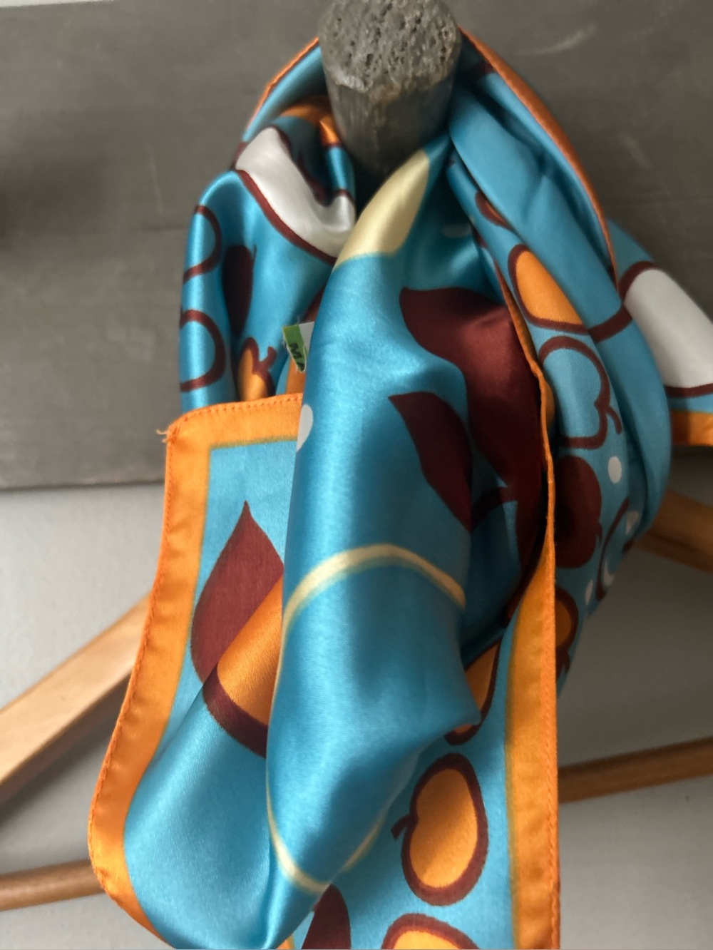 Vintage Satin scarf - Picture 6 of 15